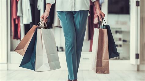 how to become a professional shopper.